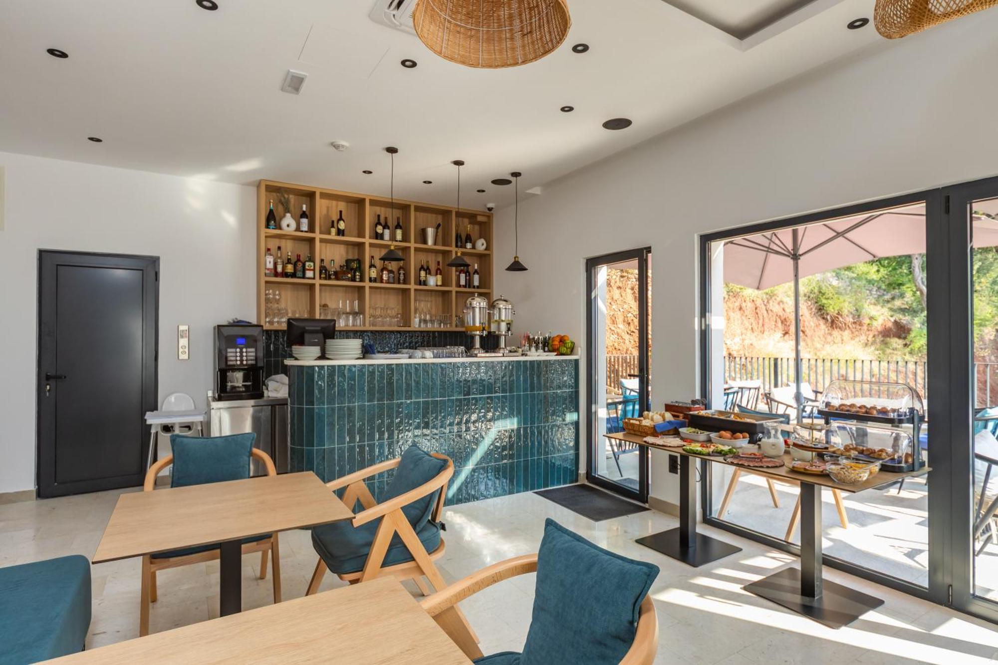 Hotel Aquilo Petrovac 외부 사진