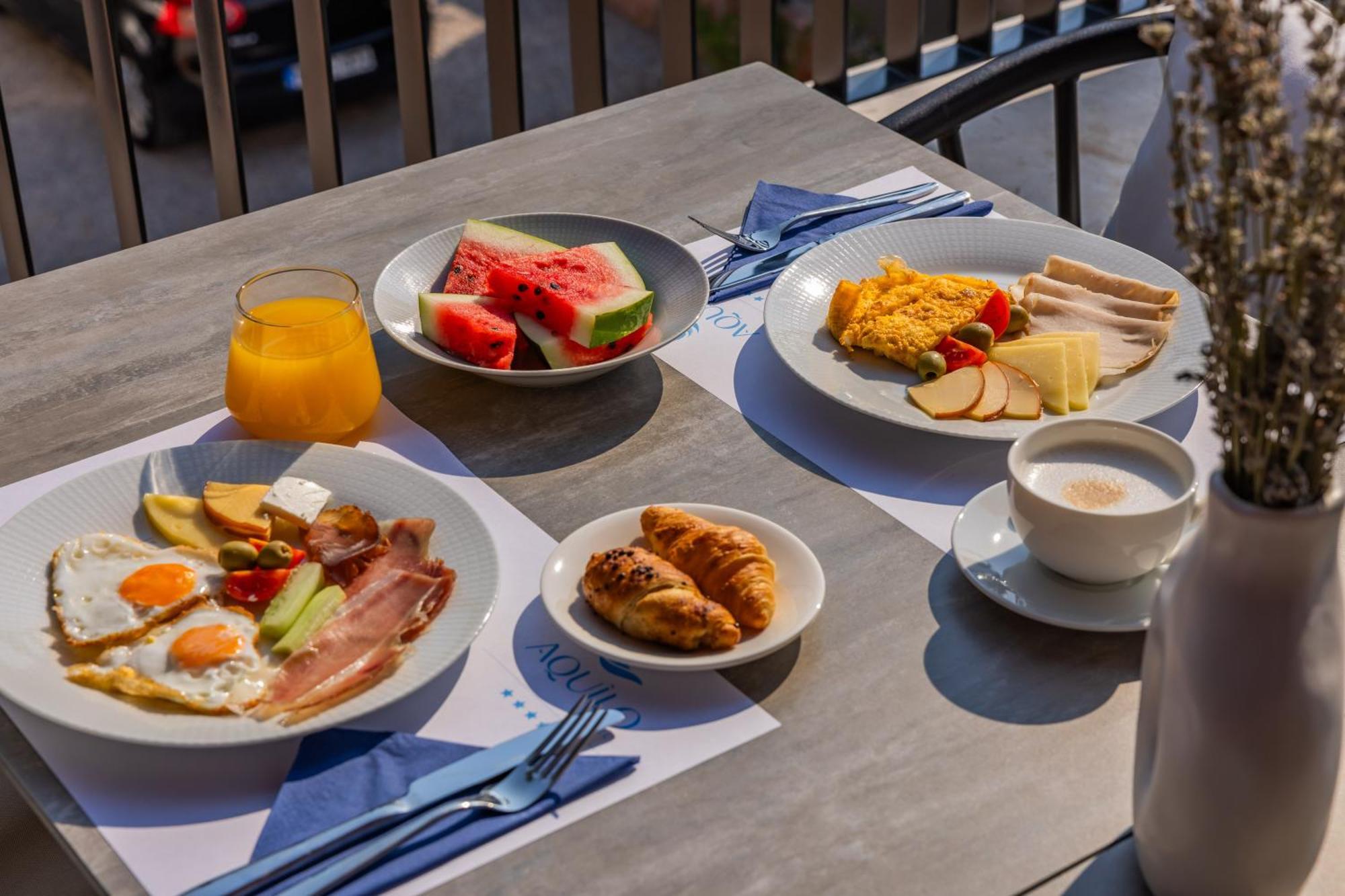 Hotel Aquilo Petrovac 외부 사진