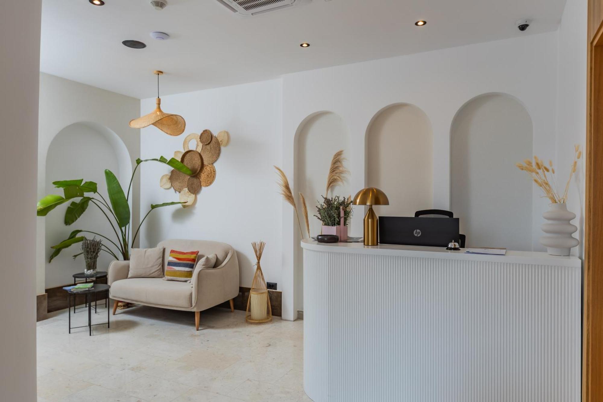 Hotel Aquilo Petrovac 외부 사진