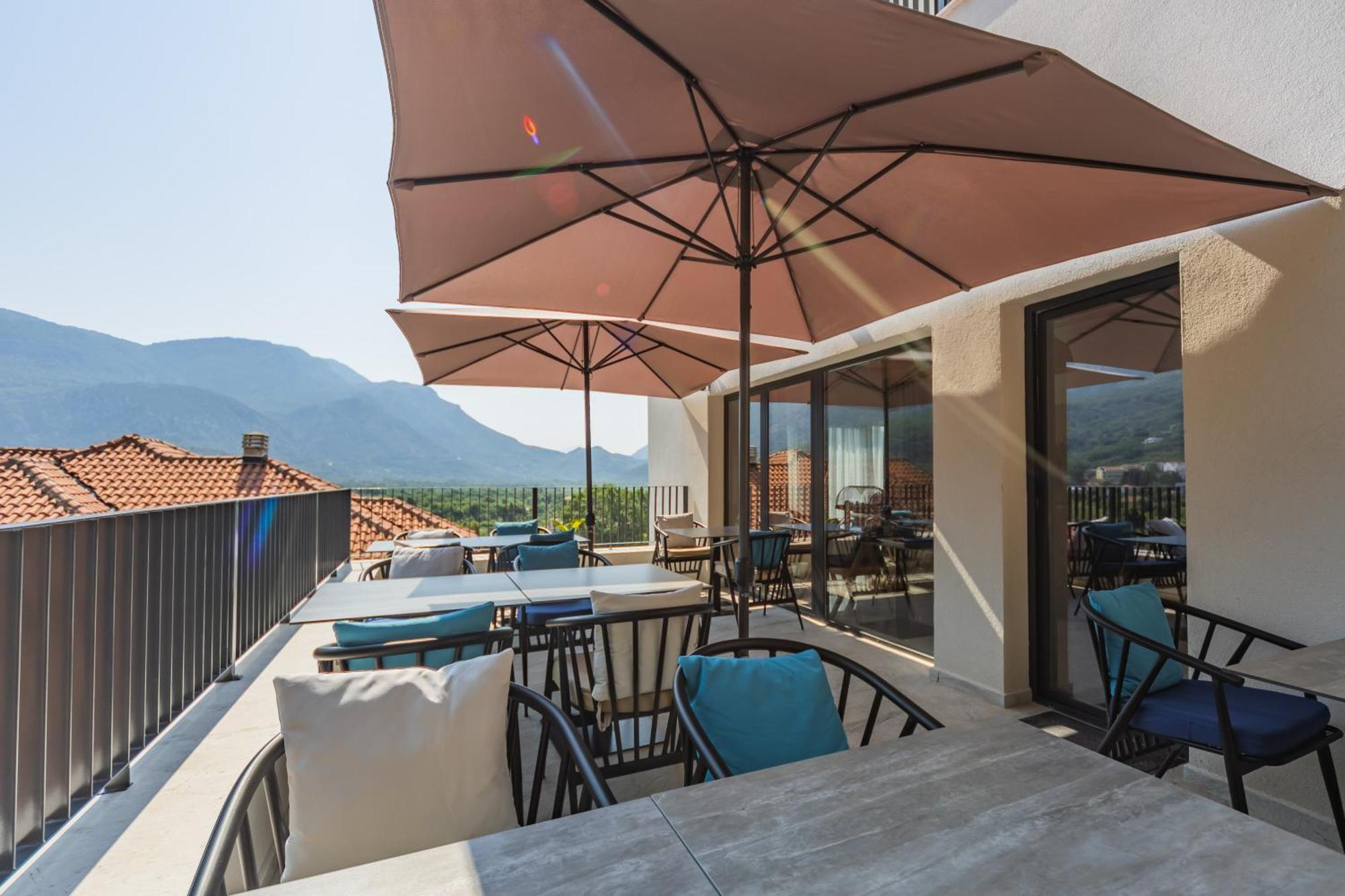 Hotel Aquilo Petrovac 외부 사진