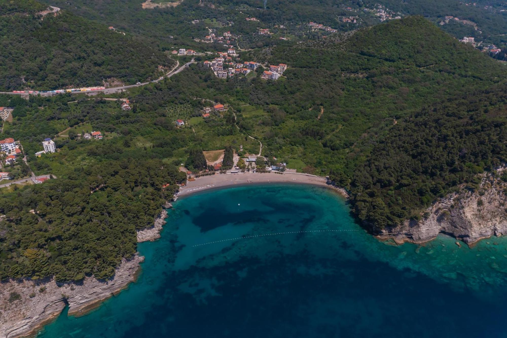 Hotel Aquilo Petrovac 외부 사진
