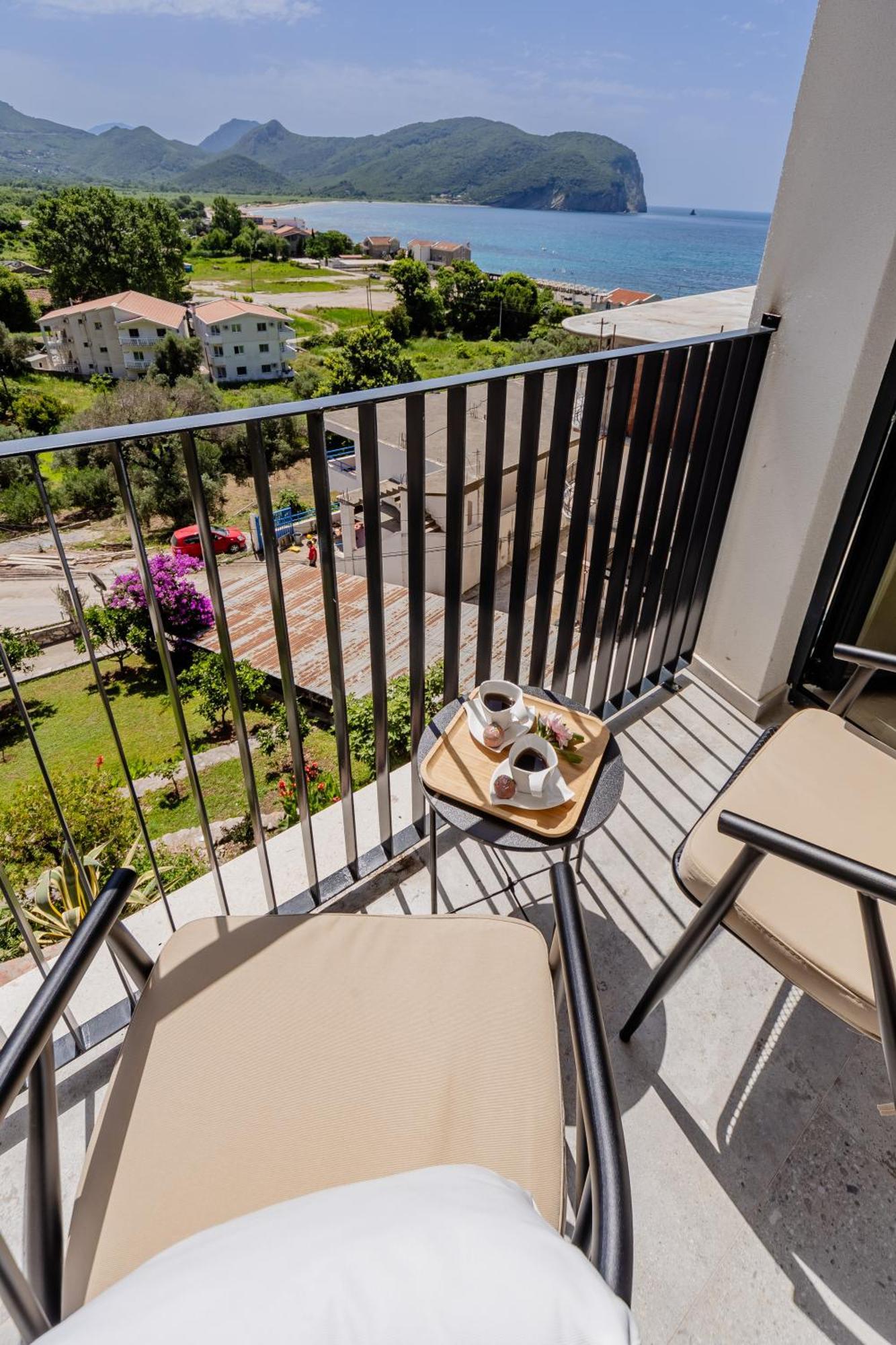 Hotel Aquilo Petrovac 외부 사진