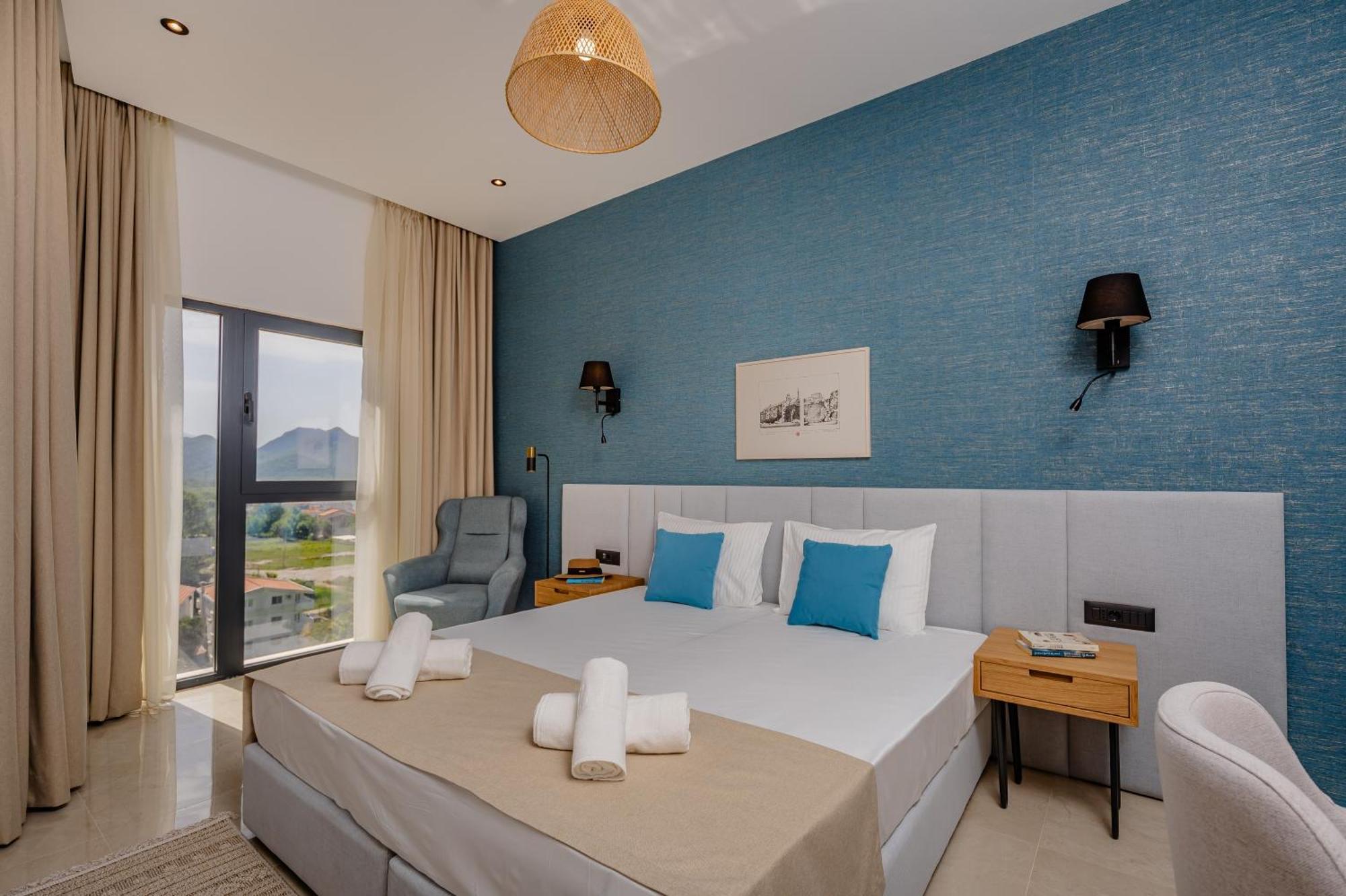 Hotel Aquilo Petrovac 외부 사진