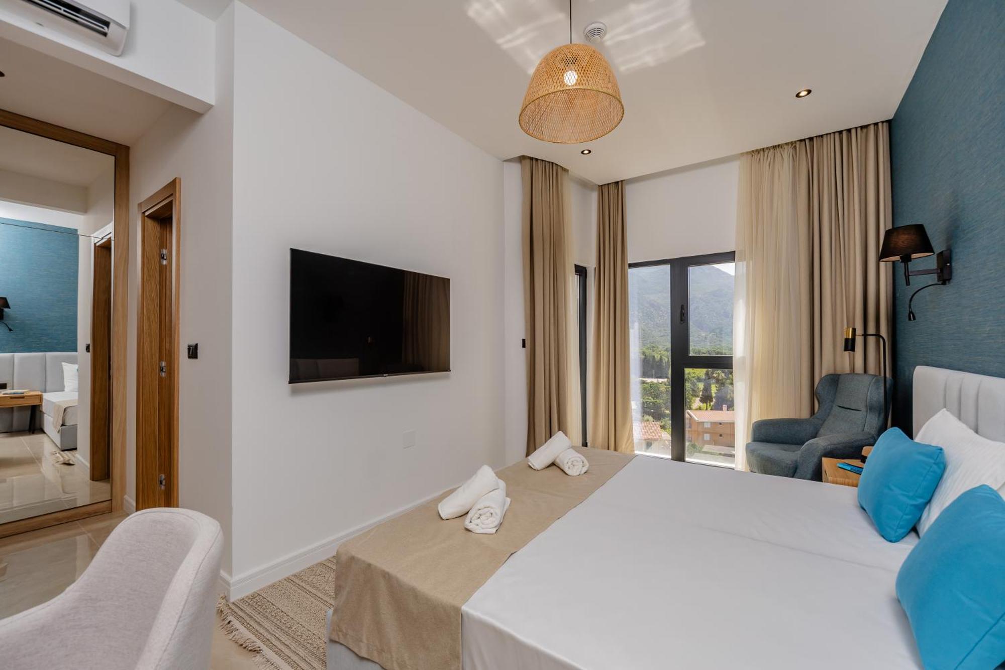Hotel Aquilo Petrovac 외부 사진