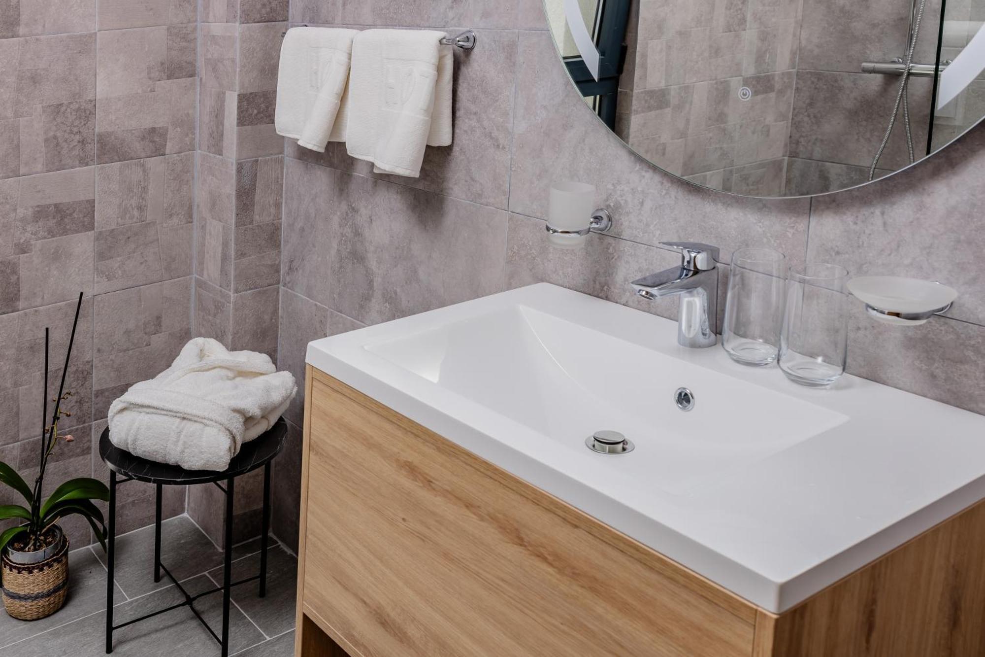 Hotel Aquilo Petrovac 외부 사진