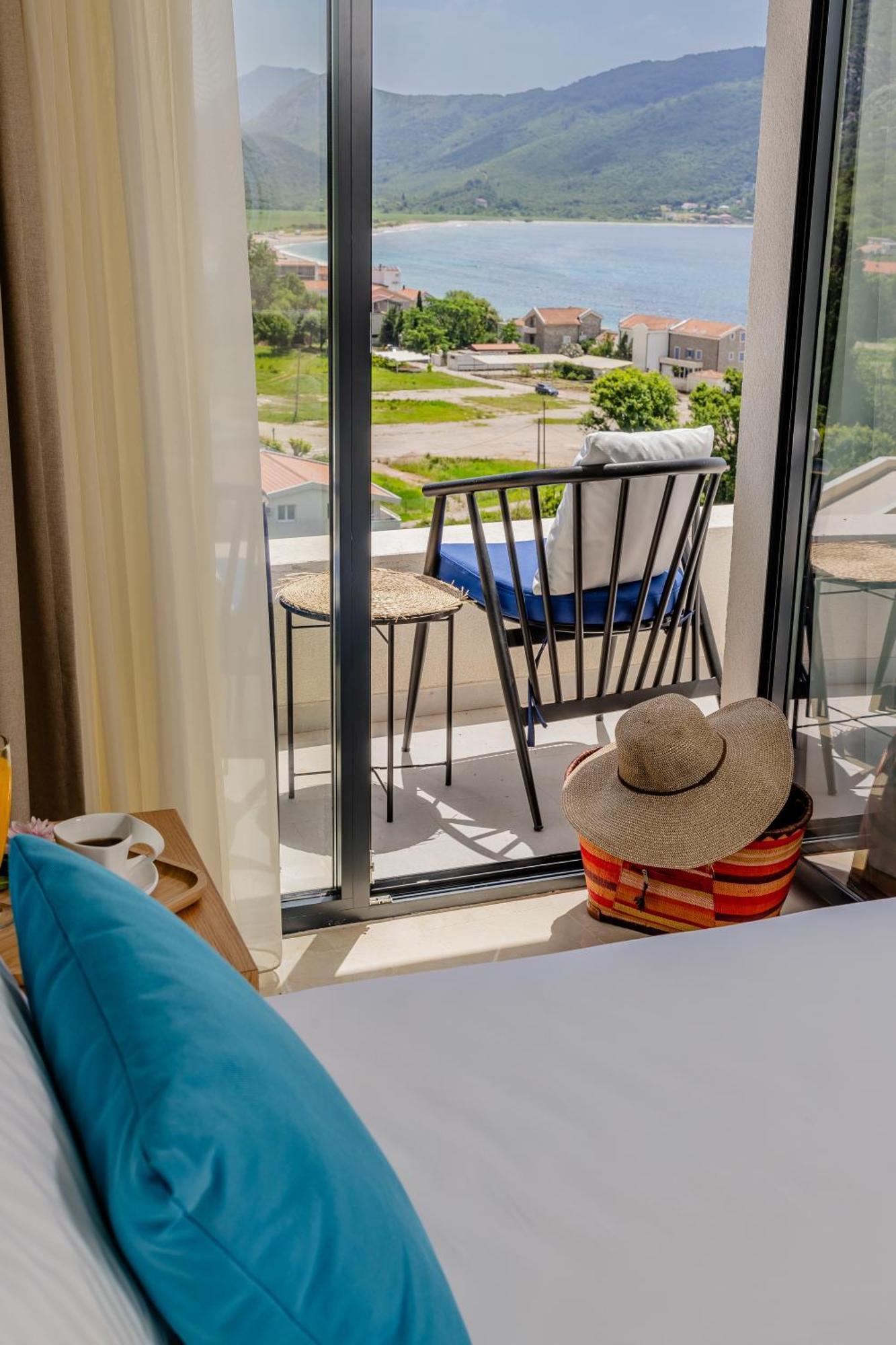Hotel Aquilo Petrovac 외부 사진