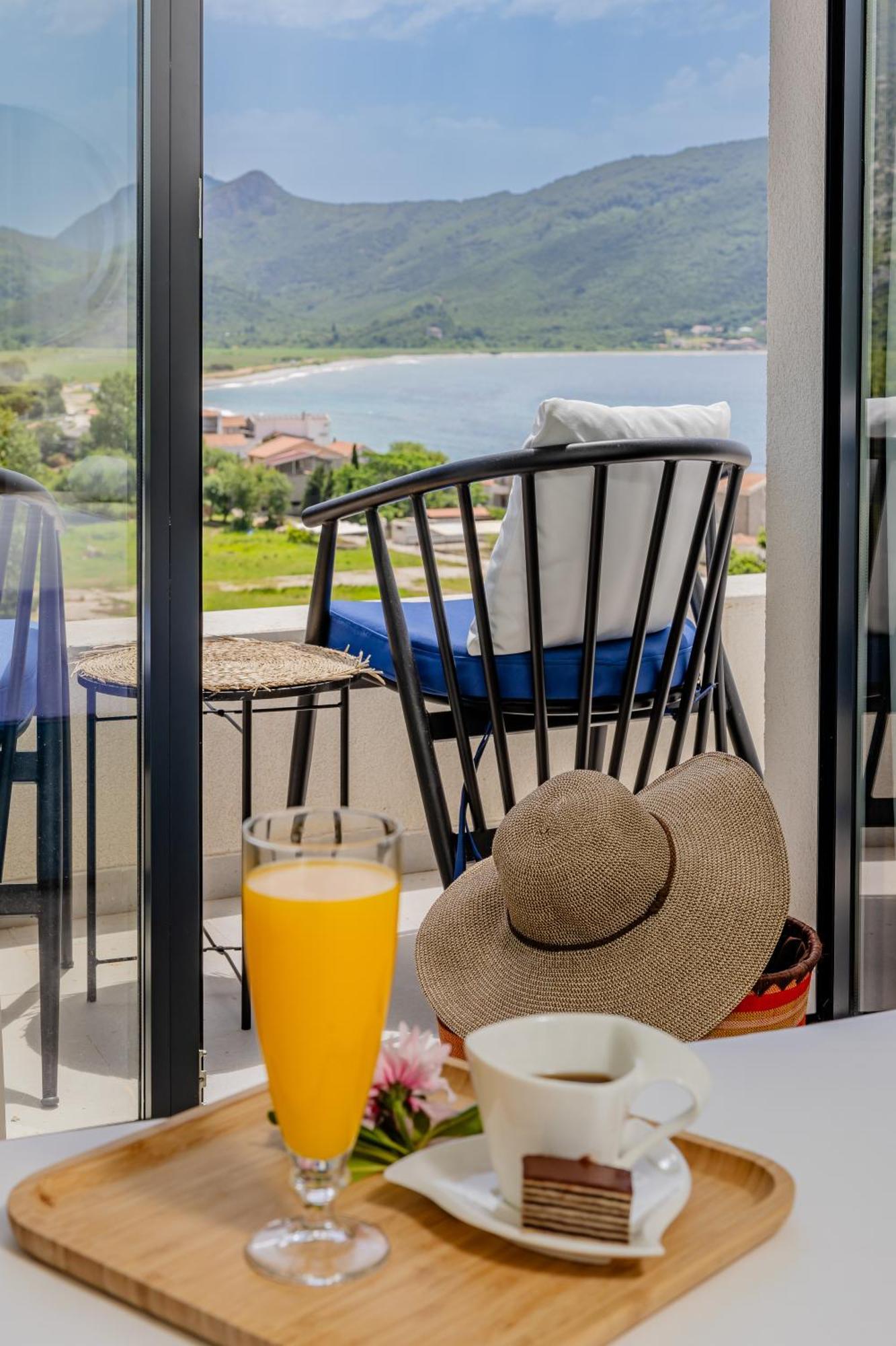 Hotel Aquilo Petrovac 외부 사진